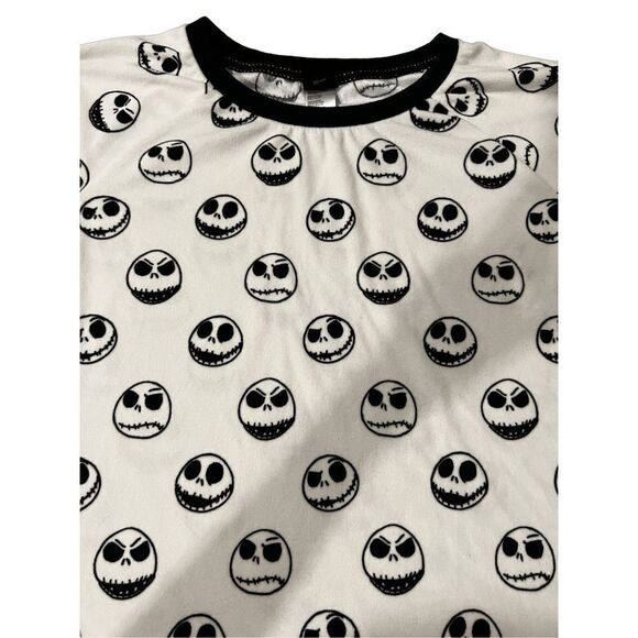 Jack Skellington sleepwear top - Picture 4 of 9